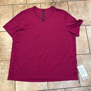 BNWT Lululemon tshirt 3XL